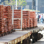 Cobre se recupera más de 1% mientras mercado de los commodities espera reunión entre EE.UU. y China